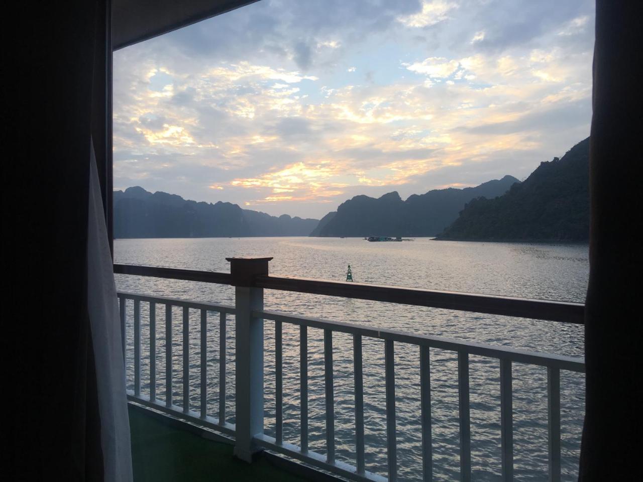 Hotel Calypso Cruises Cat Hai Esterno foto